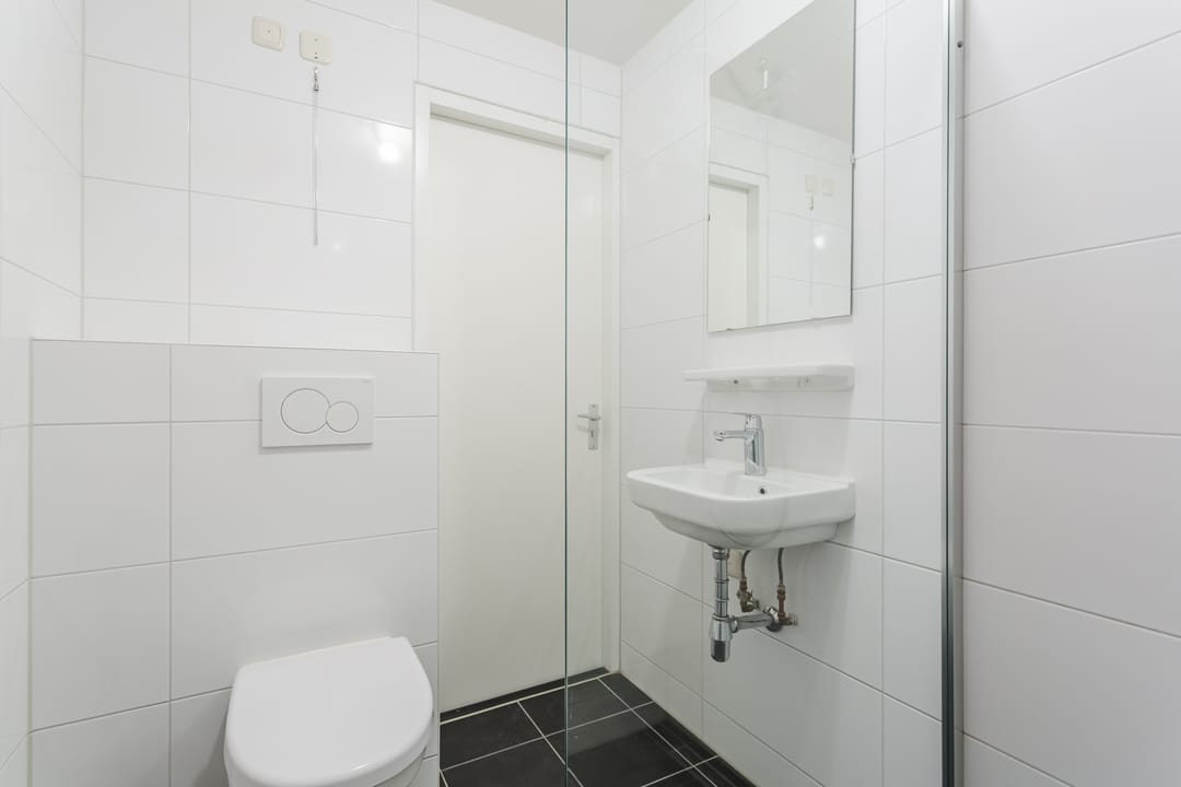 Photo 23 of Valkenierstraat 11