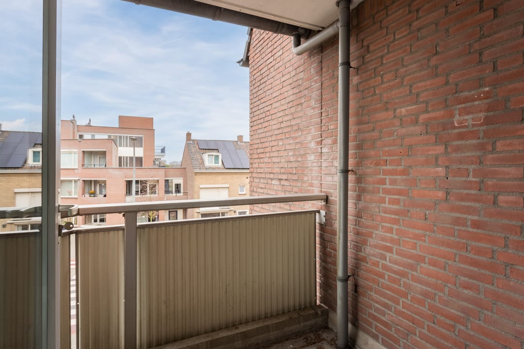 Photo 26 of Valkenierstraat 11