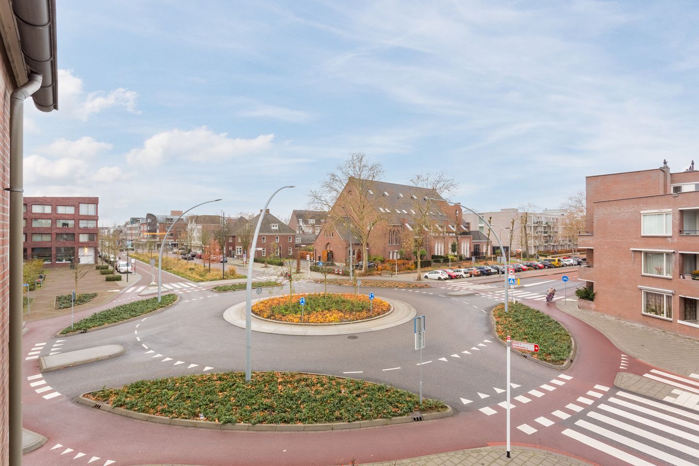 Photo 29 of Valkenierstraat 11