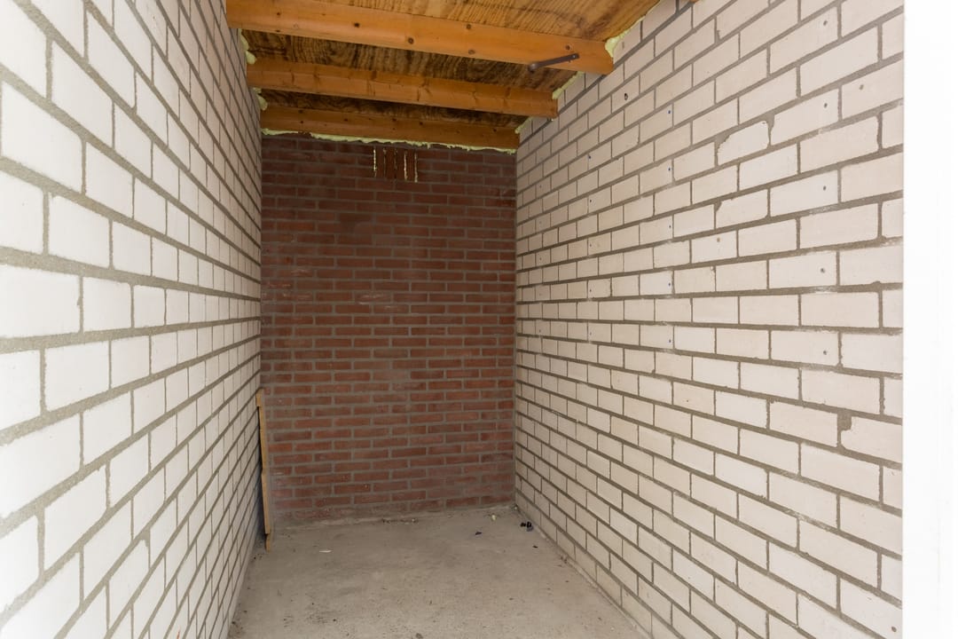 Photo 32 of Valkenierstraat 11