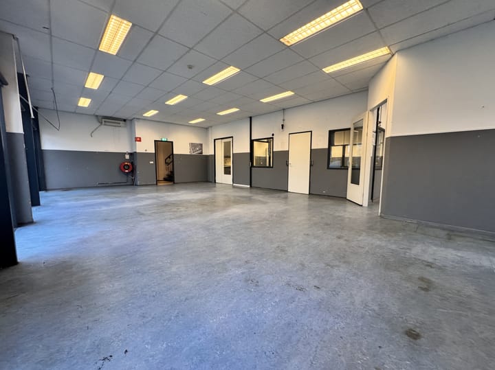 Markerkant 10 136-E, Almere