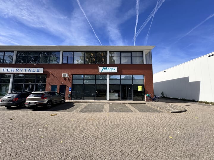 Markerkant 10 136-E, Almere