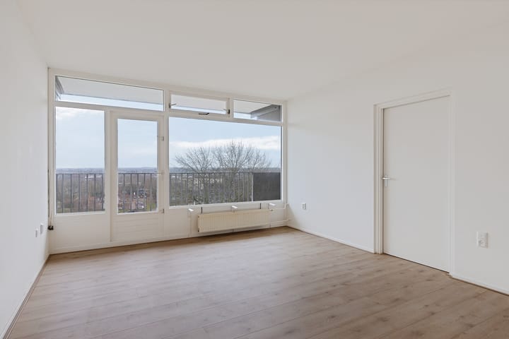 Photo 15 of Tjaarda 220