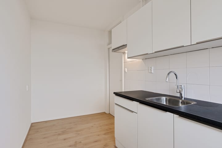 Photo 18 of Tjaarda 220