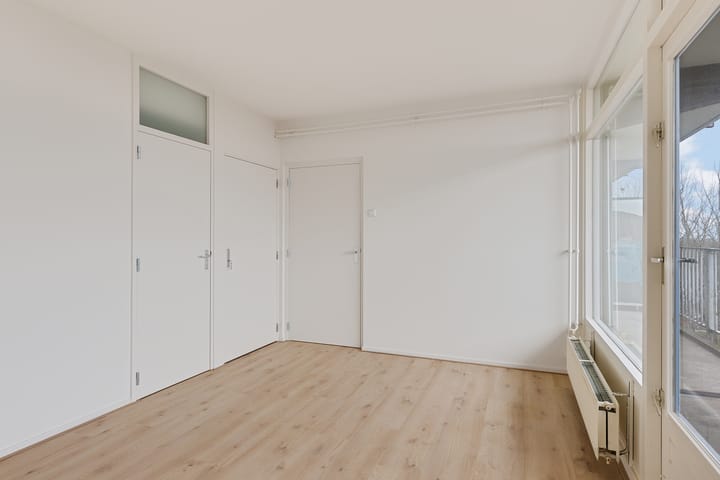 Photo 20 of Tjaarda 220