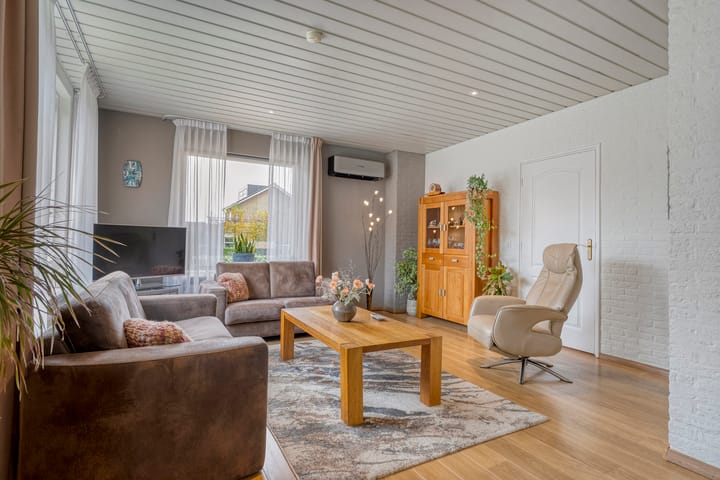 Photo 2 of Pinksterbloemstraat 13