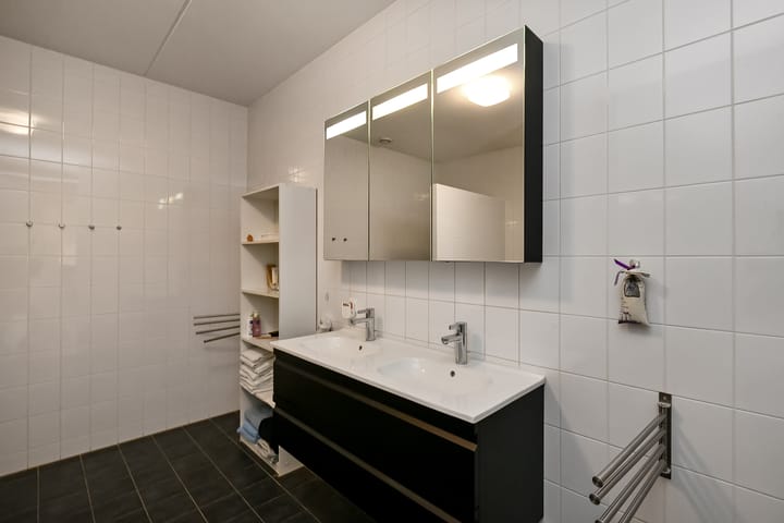 Photo 33 of Juno 167