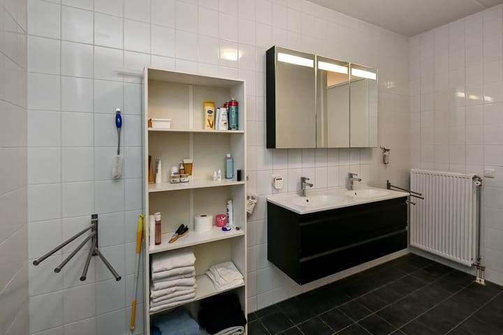 Photo 34 of Juno 167