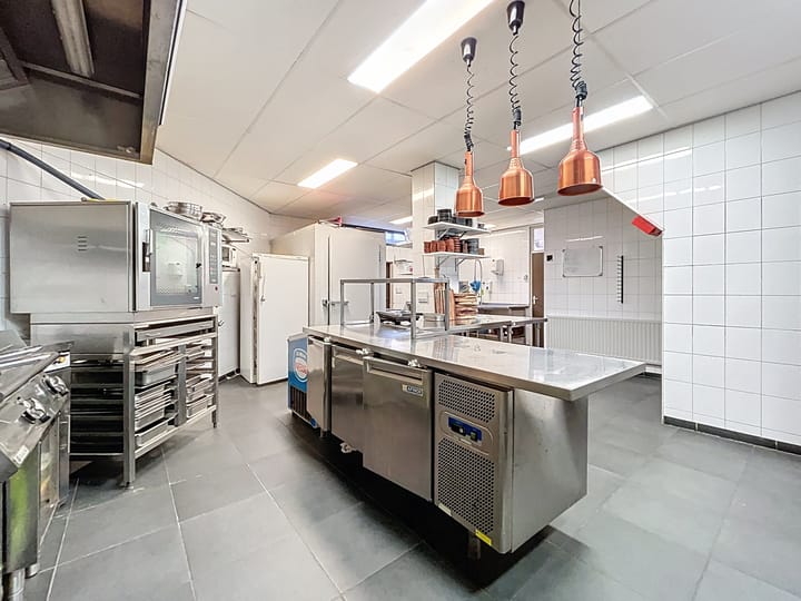 Photo 16 of Dorpsplein 4