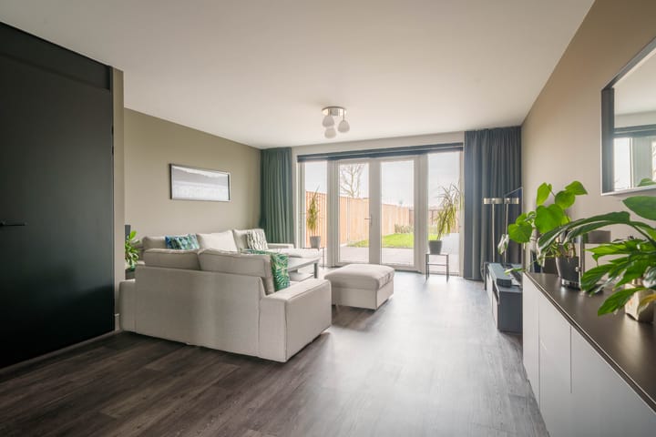 Photo 3 of Anna J. Cooperstraat 81