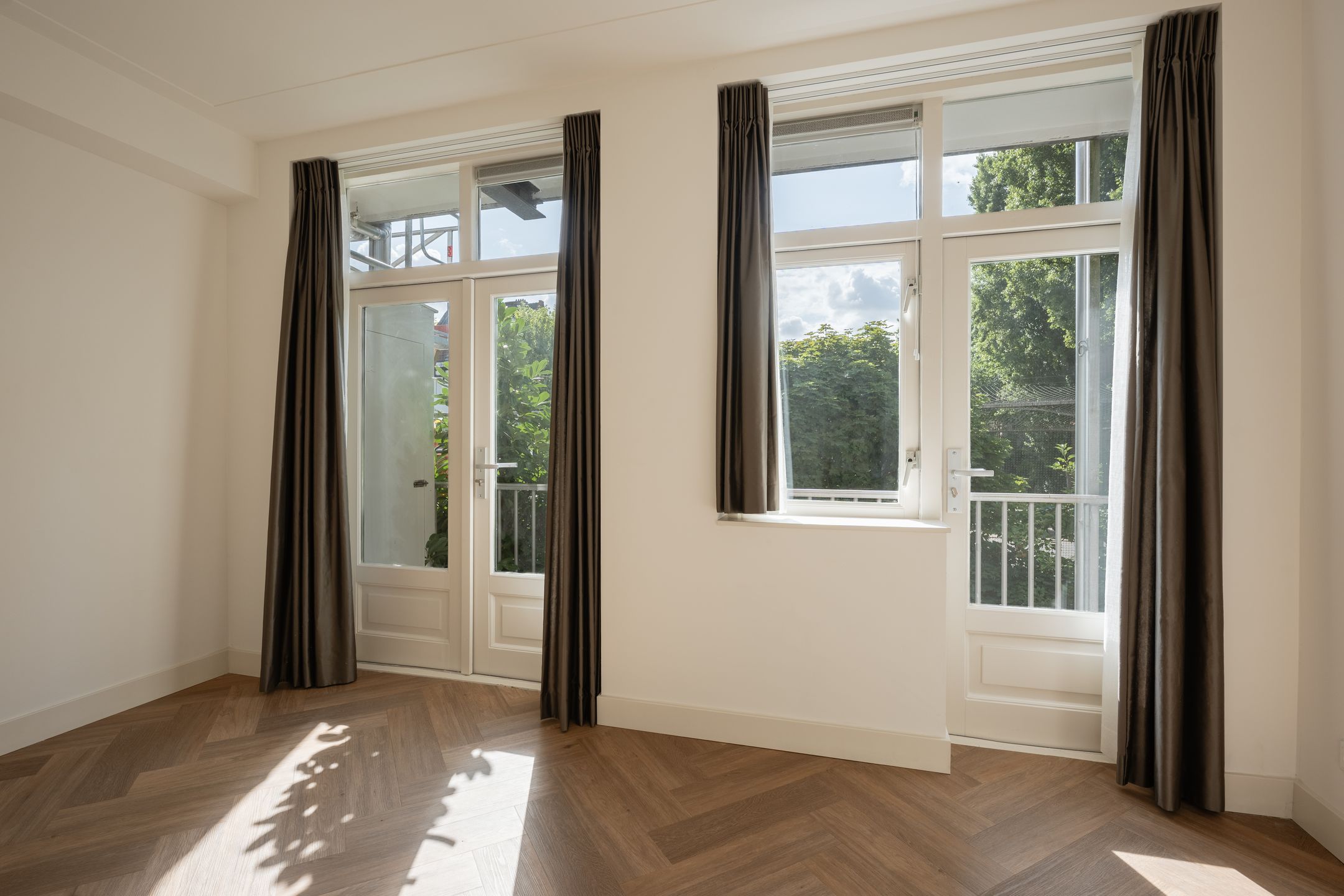 Photo 9 of Montelbaanstraat 11-1