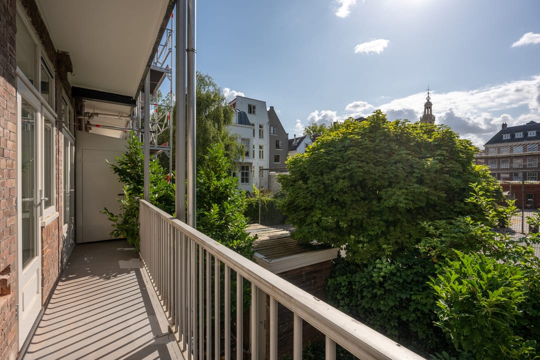 Photo 13 of Montelbaanstraat 11-1