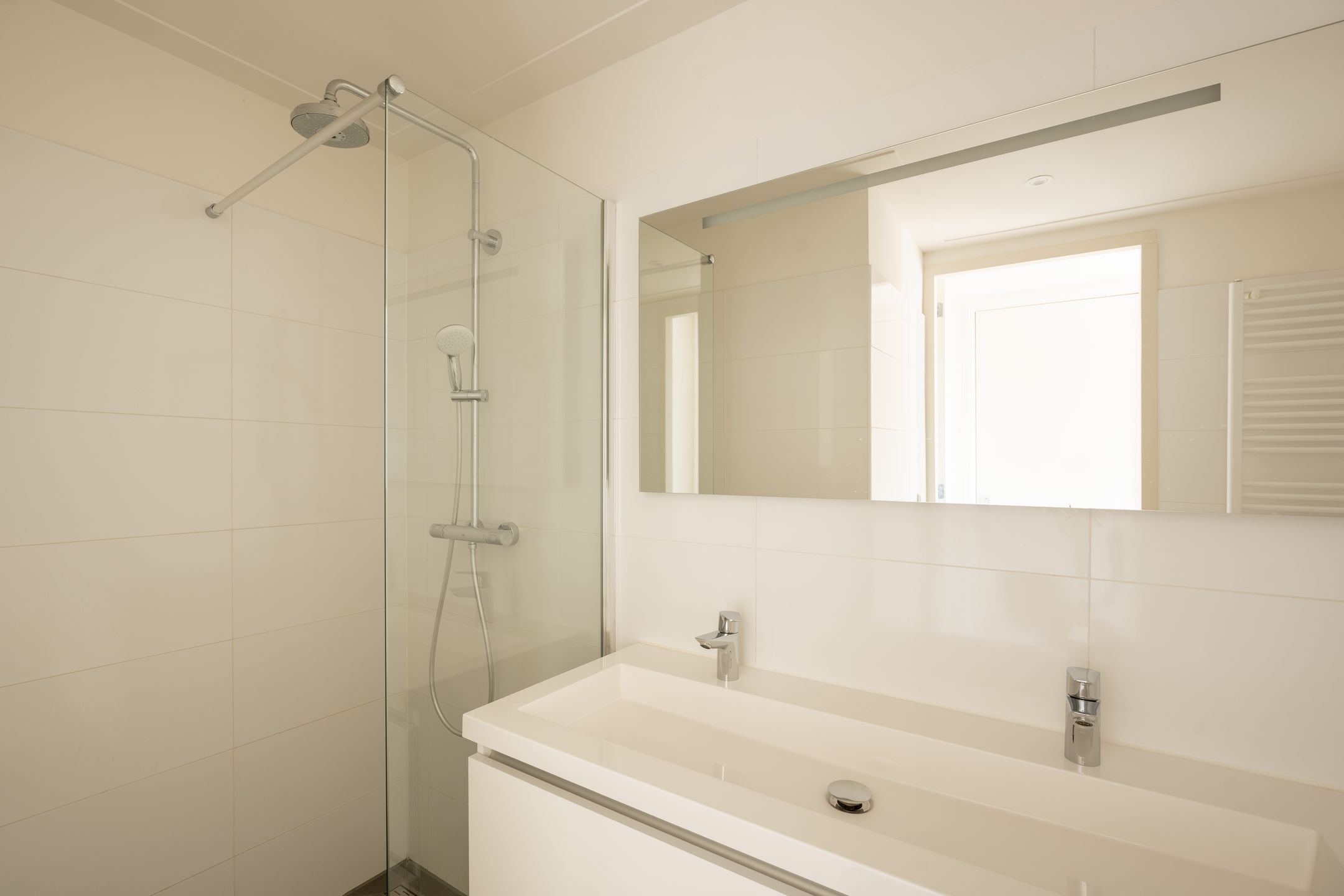 Photo 15 of Montelbaanstraat 11-1