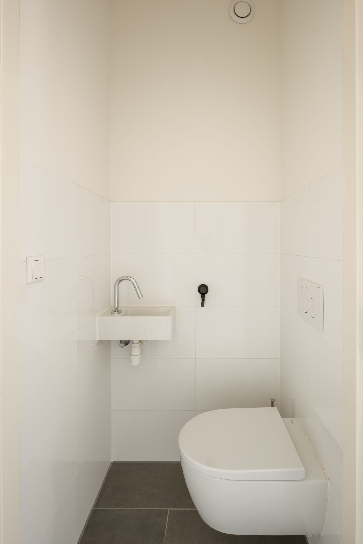 Photo 19 of Montelbaanstraat 11-1