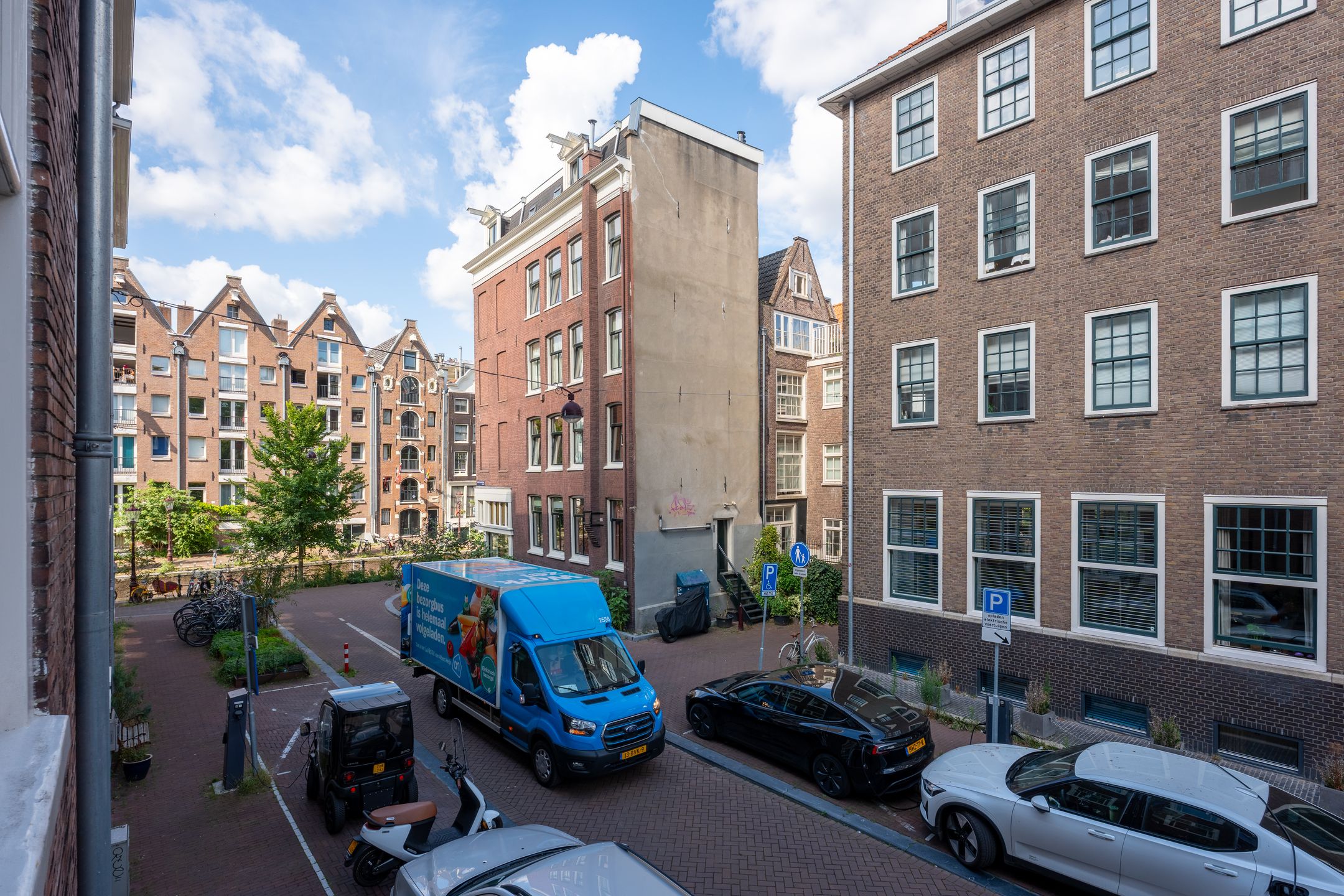 Photo 21 of Montelbaanstraat 11-1