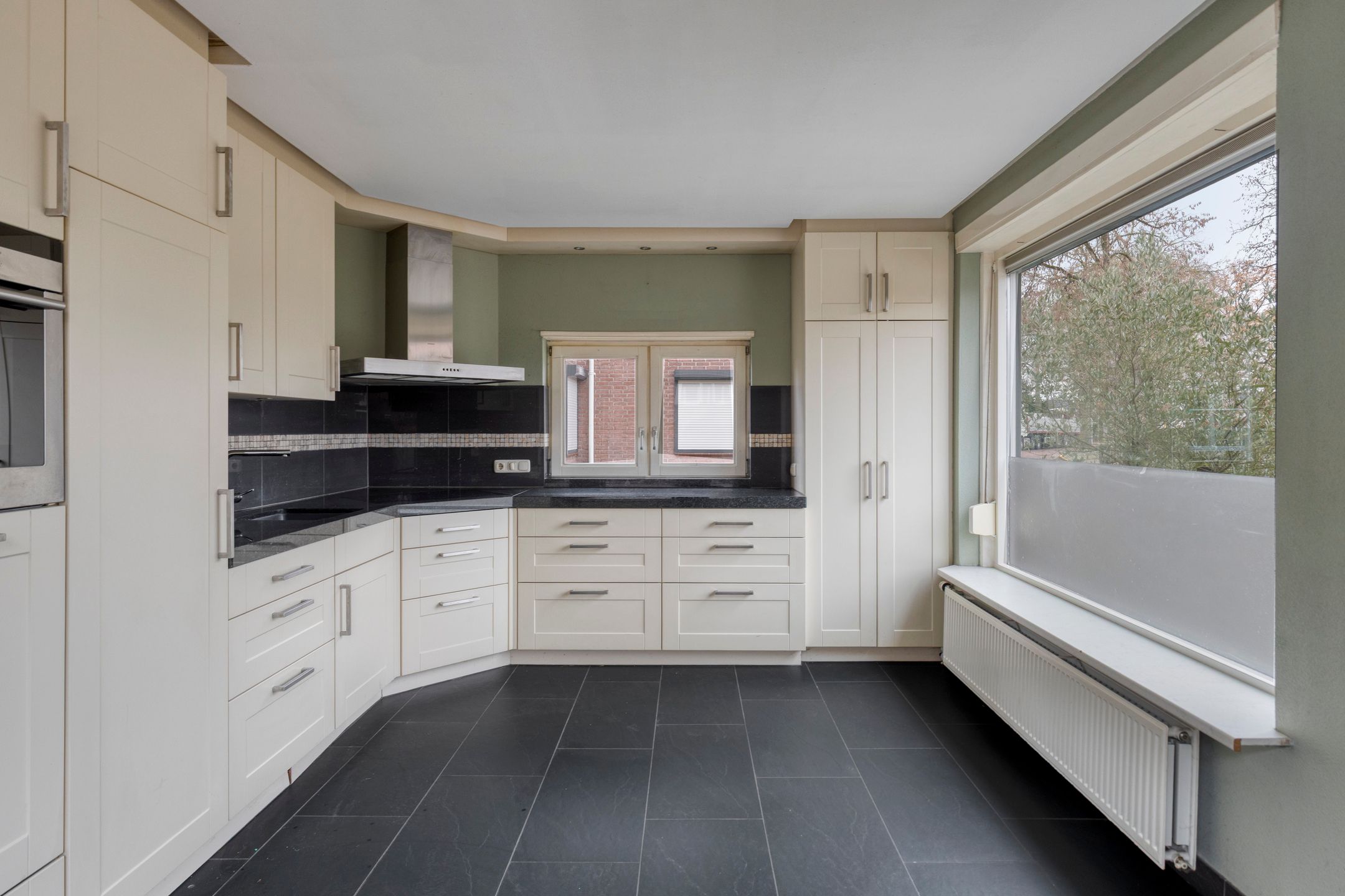 Photo 15 of Hovenstraat 8