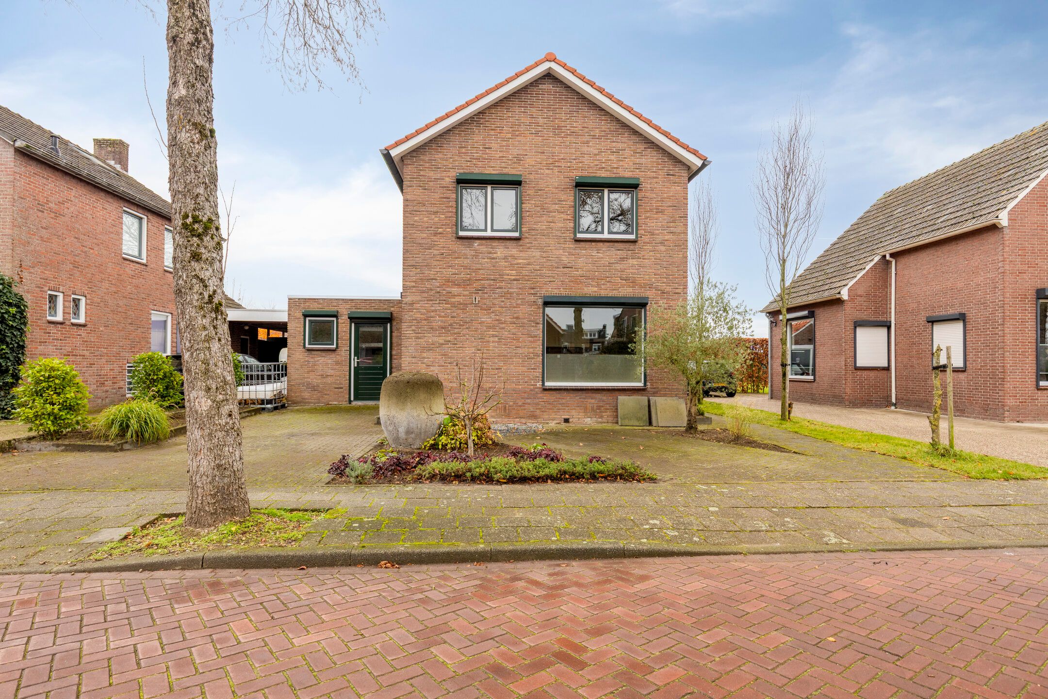 Photo 36 of Hovenstraat 8