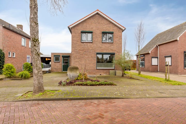 Foto 36 van Hovenstraat 8