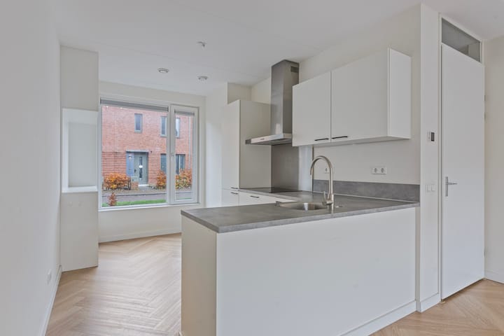 Photo 9 of Stevensweertstraat 32