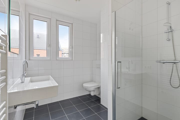 Photo 14 of Stevensweertstraat 32