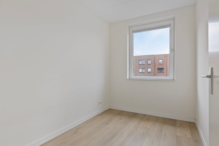 Photo 18 of Stevensweertstraat 32