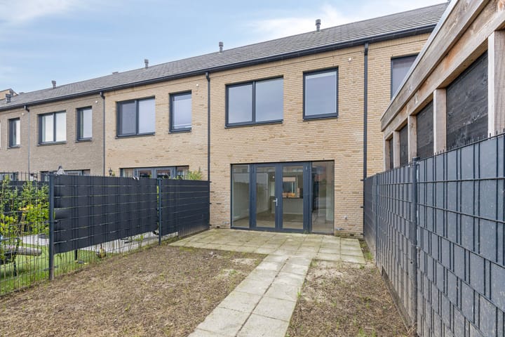 Photo 25 of Stevensweertstraat 32