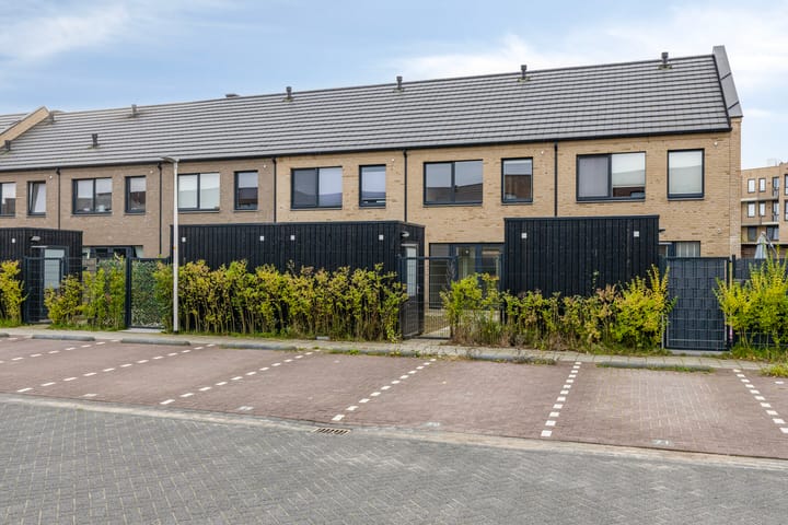 Photo 26 of Stevensweertstraat 32