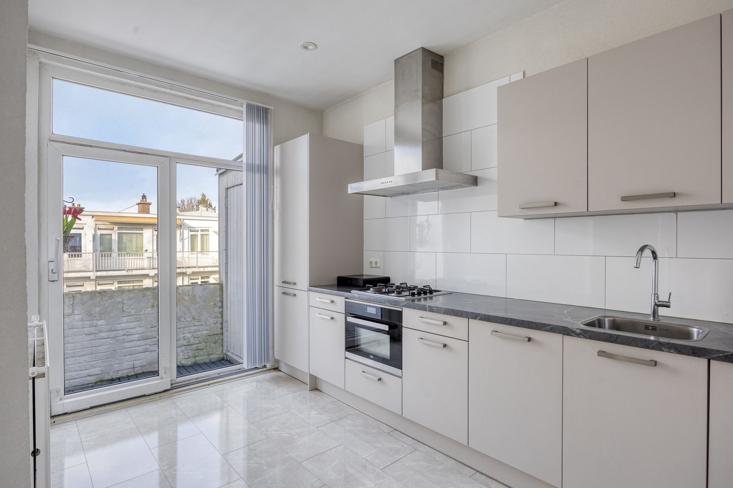 Photo 10 of Schaarsbergenstraat 89