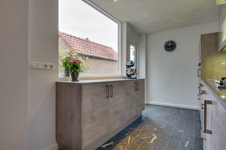 Photo 13 of Burgemeester van Rijswijkstraat 3