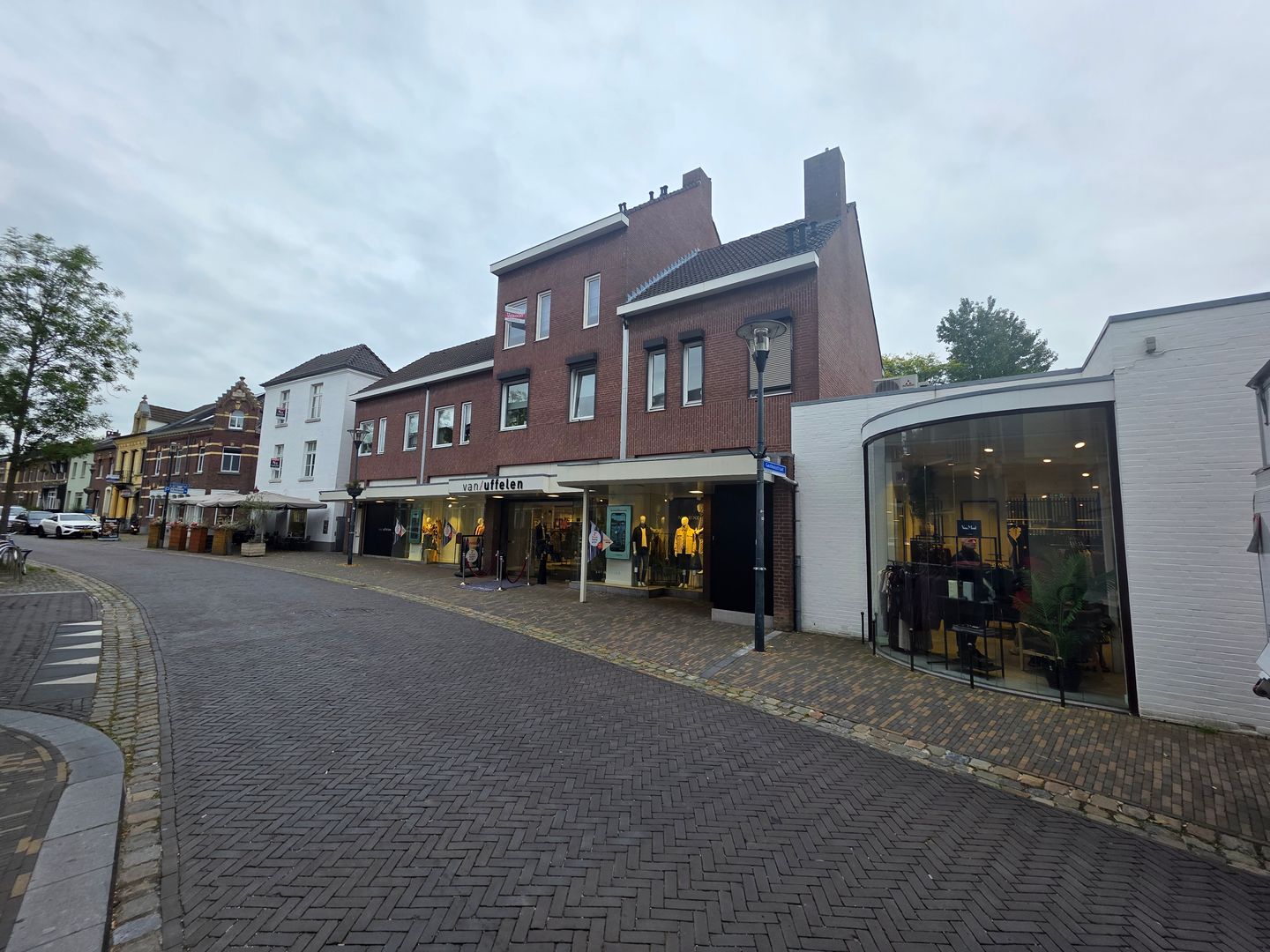 View photo 2 of Beekstraat 48-a