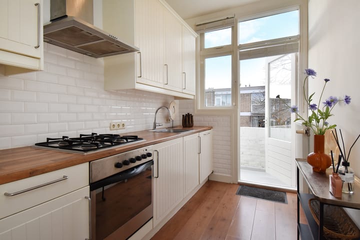 Foto 4 van De Moucheronstraat 41