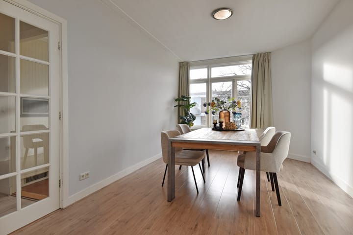 Foto 13 van De Moucheronstraat 41