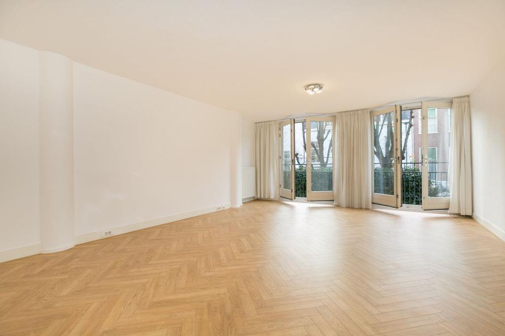 Photo 2 of Laan van Roos en Doorn 37-Q