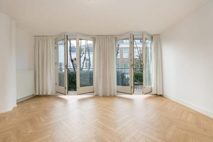 Photo 3 of Laan van Roos en Doorn 37-Q