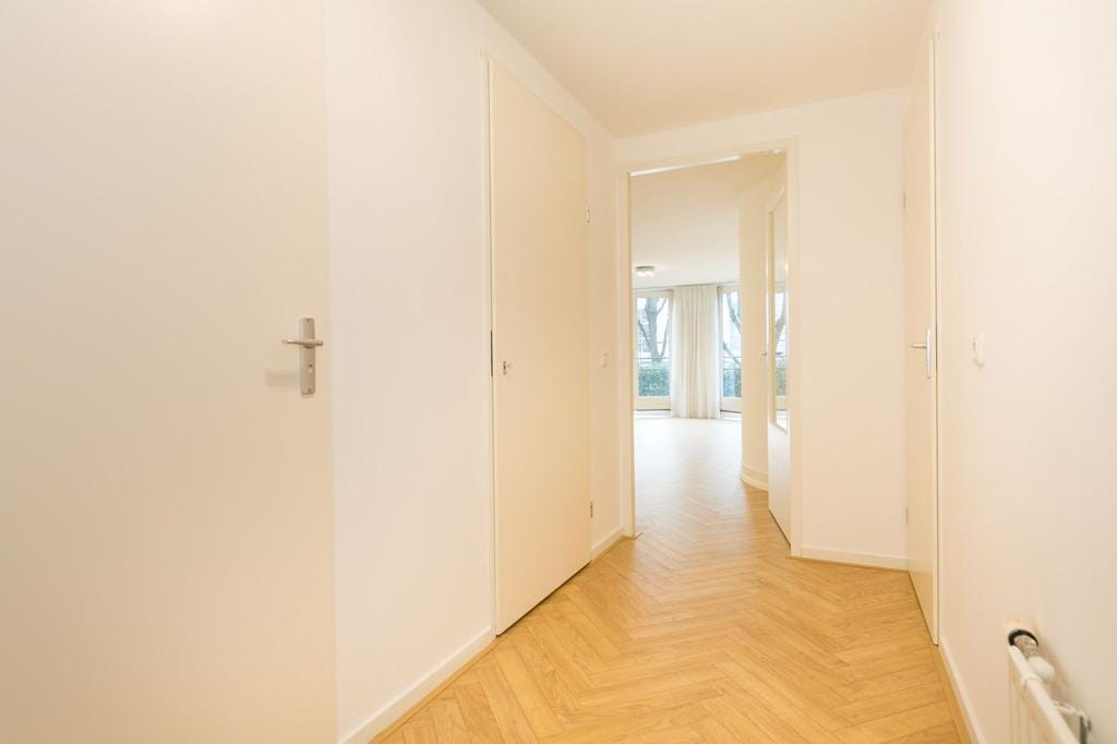 Photo 7 of Laan van Roos en Doorn 37-Q