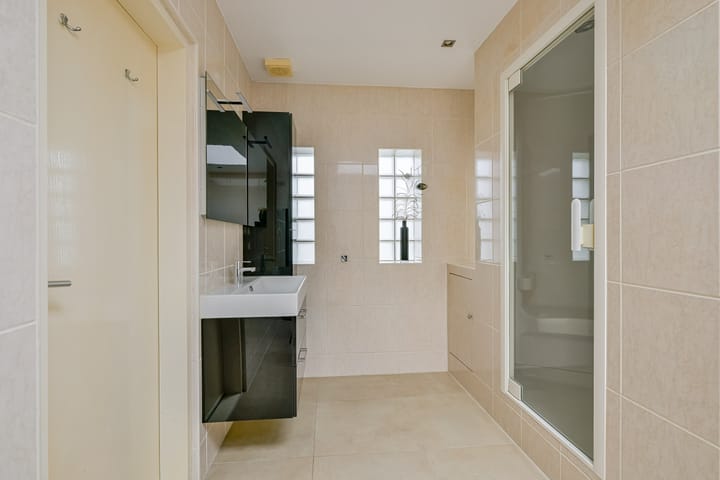 Photo 15 of Frankendaalstraat 8