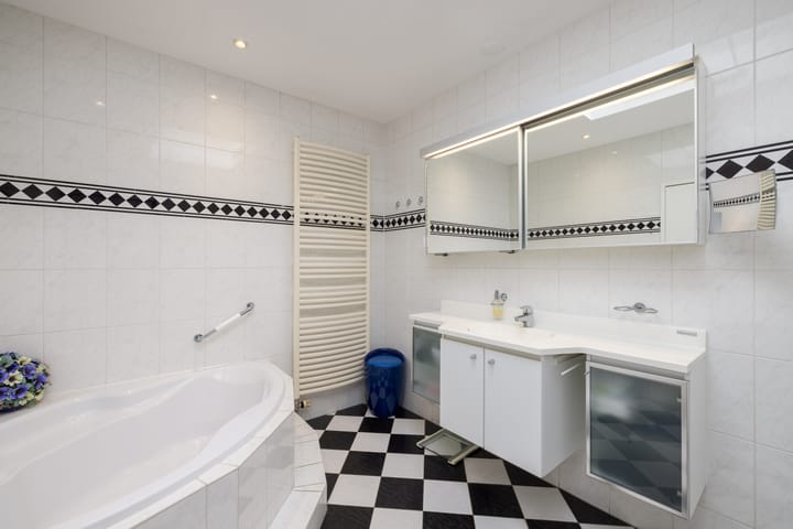 Photo 19 of Weislag 14