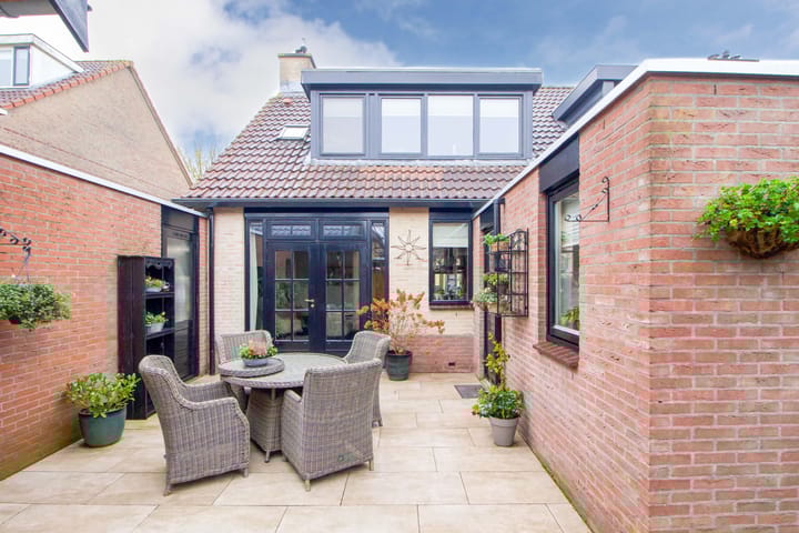 Photo 2 of Botter 101