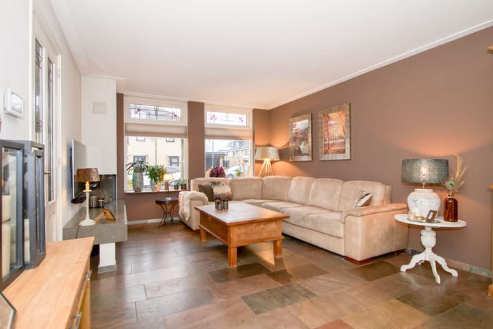 Photo 4 of Botter 101