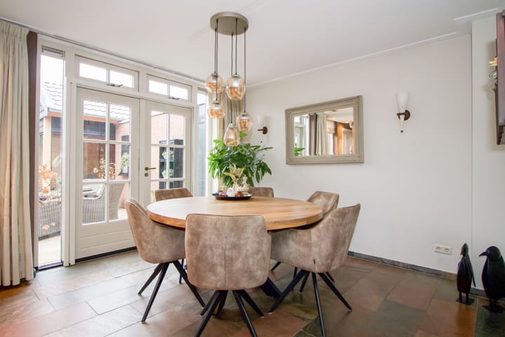 Photo 8 of Botter 101