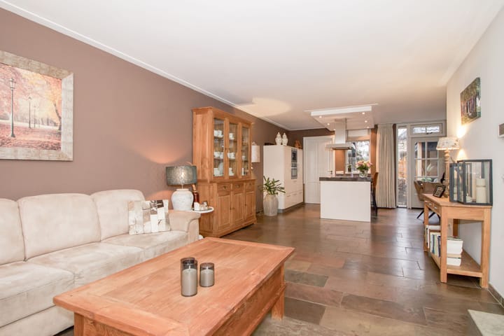 Photo 7 of Botter 101