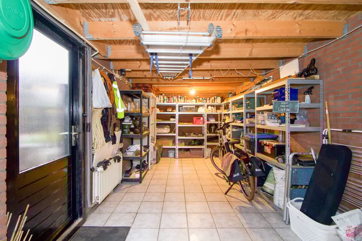 Photo 32 of Botter 101