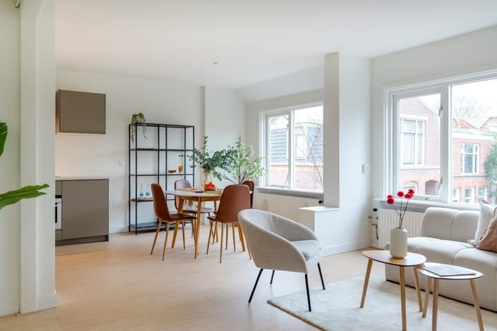 Photo 9 of Julianastraat 31