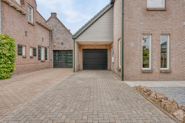 Foto 10 van H. Roland Holstlaan 15