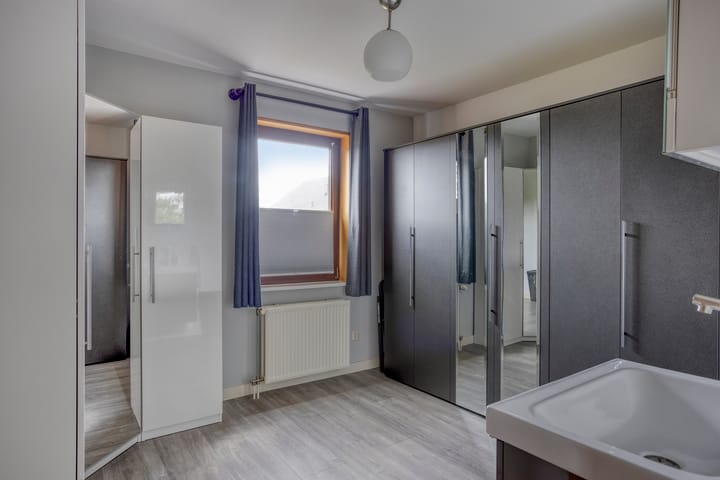 Foto 32 van H. Roland Holstlaan 15