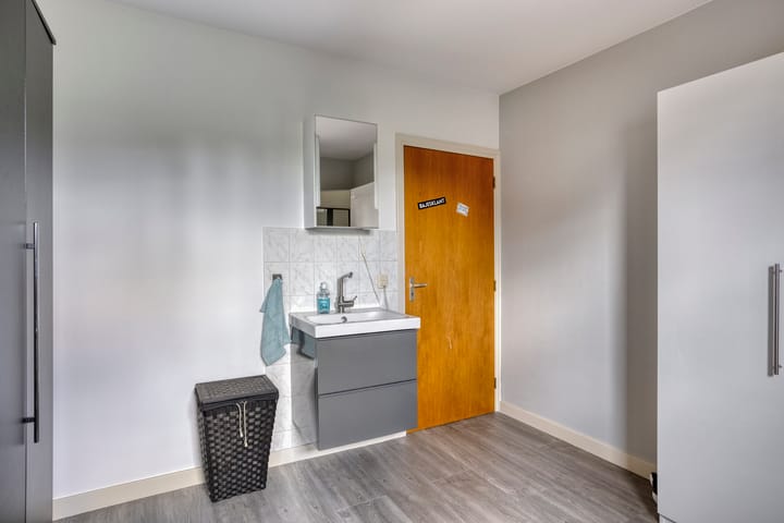 Foto 33 van H. Roland Holstlaan 15