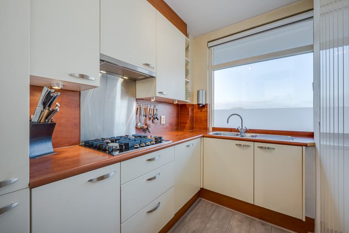 Photo 3 of Burgemeester Caan van Necklaan 628