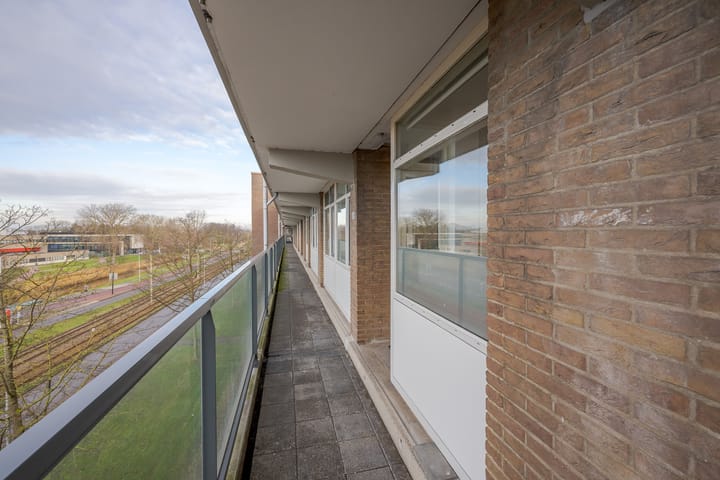 Photo 12 of Burgemeester Caan van Necklaan 628