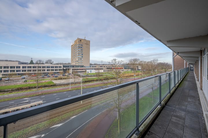 Photo 13 of Burgemeester Caan van Necklaan 628