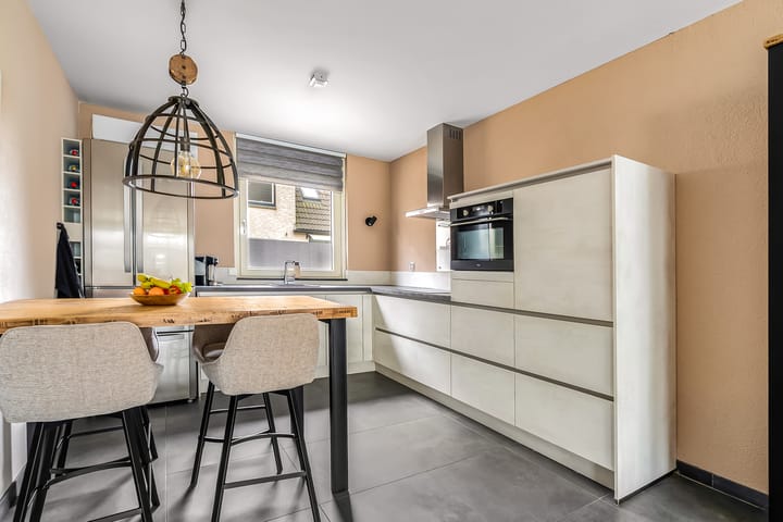 Photo 2 of Aarstraat 10